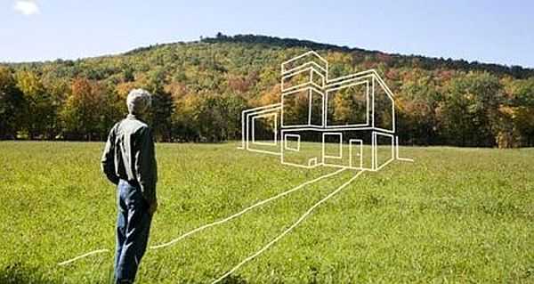 Prima di tutto, devi decidere un posto per una casa sul sito