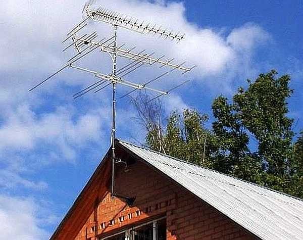 Difícilmente se pueden ver casas de verano sin antenas.