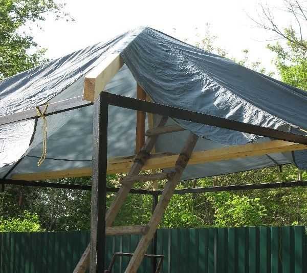 Cómo se instaló el sistema de vigas (cubierto de lluvia)