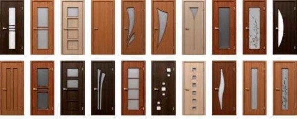 Las puertas interiores son diferentes no solo en diseño, sino que también las hacen de diferentes materiales.