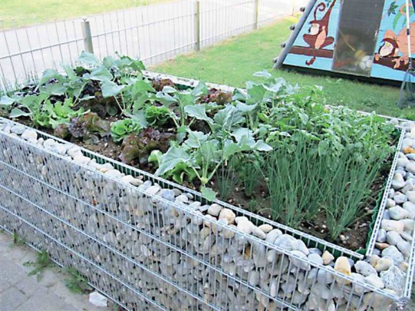 Valla de piedra de relleno para camas altas