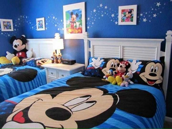 Este diseño de habitación infantil se adaptará tanto a niños como a niñas ... a pesar de que prevalece el color azul.