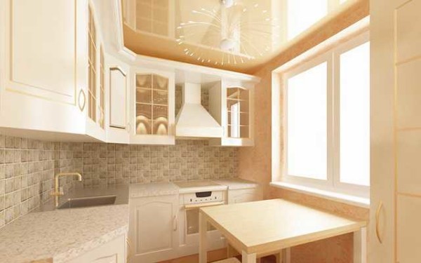 Design del soffitto in una piccola cucina