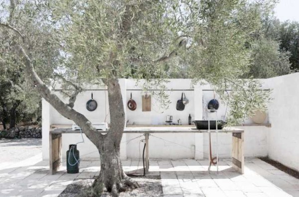 arreglo de una cocina de verano en la foto del país