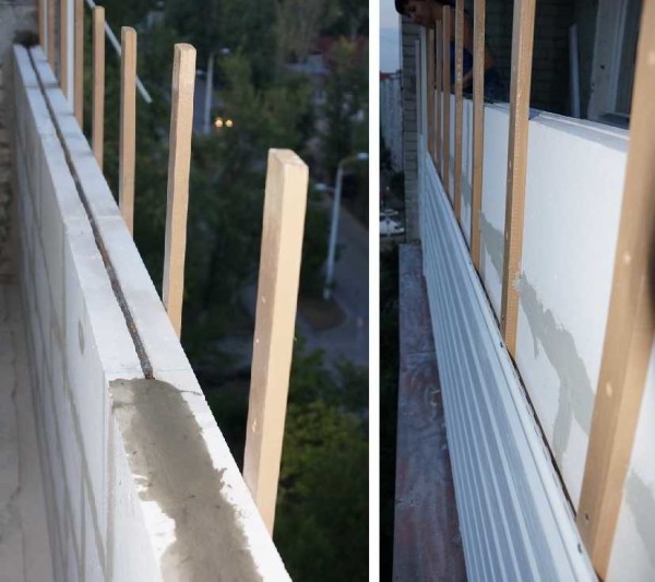 La partizione sul balcone è realizzata con blocchi di cemento cellulare. Il rinforzo è visibile (nella foto a sinistra). Parallelamente, sono state montate delle assi di legno all'esterno, su cui è stato fissato il sading