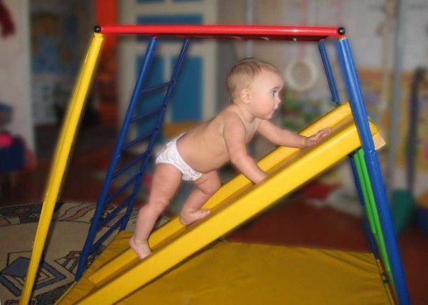 For babyer - fra 1 år er det små lysbilder med skrånende vegger - de står vanligvis hver for seg