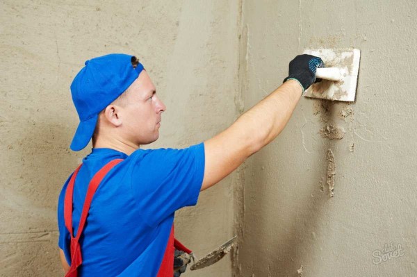 La pietra decorativa viene posata su pareti piane