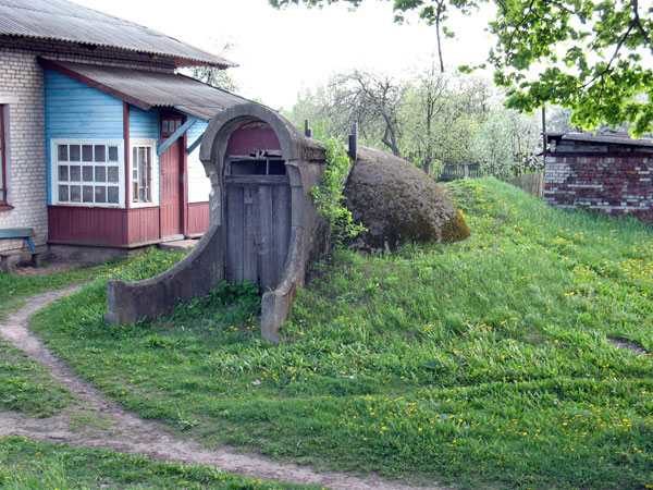 Il posto migliore per fare una cantina è su una collina naturale.