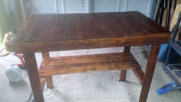 La mesa casera para regalar está lista.