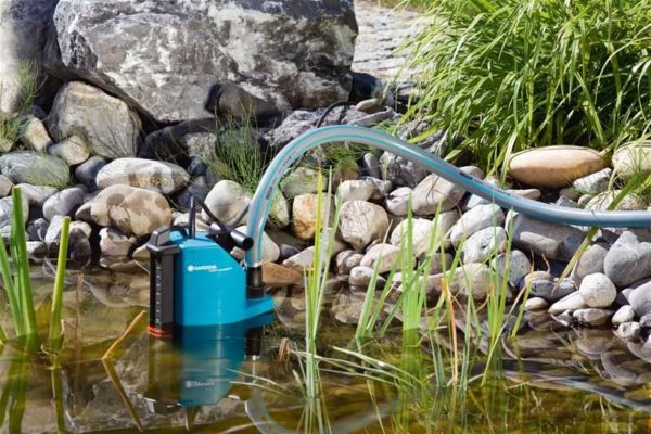 La bomba sumergible de drenaje puede suministrar agua de un río o estanque