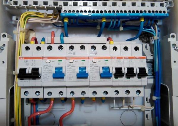 Difautomati se koriste za zaštitu ožičenja od povećanih opterećenja i osobe od električnog udara