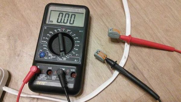 Vekselstrømsmåling med et elektronisk multimeter