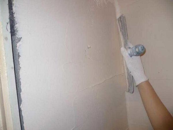 È necessario lavorare con lo stucco a una temperatura positiva