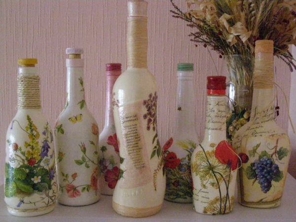 Las botellas de decoupage son un buen comienzo para principiantes