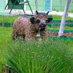 Las figuras de jardín de espuma son muy realistas.