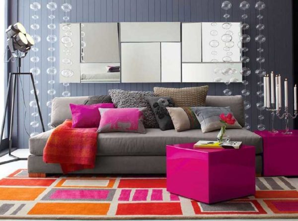 Estilo contemporáneo: una combinación de colores neutros y vibrantes.