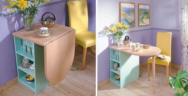 Mesa plegable para una pequeña cocina unida a un mueble