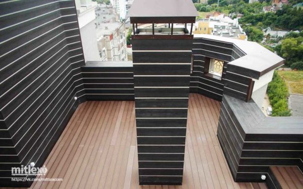 Decoración de terrazas al aire libre, ¿por qué no? Los paneles lisos se ven elegantes