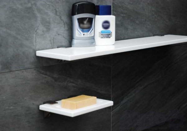 Mensole da bagno in pietra artificiale. Il colore può essere scelto a piacimento, così come la dimensione e la forma